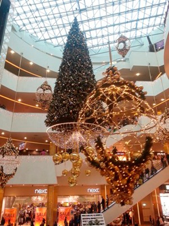Nhìn lại khoảnh khắc đón năm mới của DHS Việt - 1 Một góc Trung tâm Thương mại Galleria,