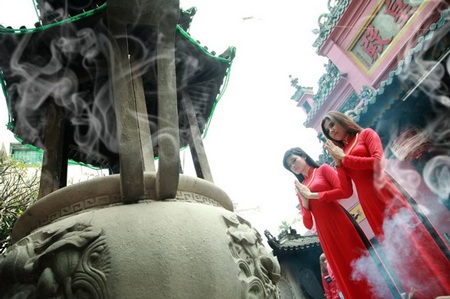 Du Xuân Giáp Ngọ đón lộc đầu năm - 4 Xuất ngoại đón xuân