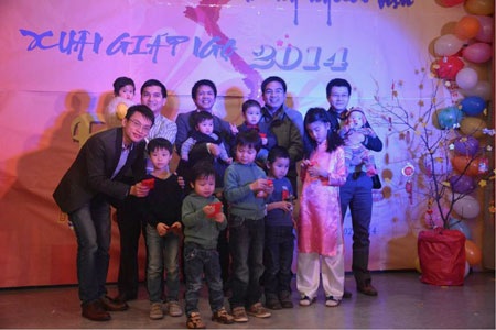 Tết năm nay như rộn ràng hơn với tiết mục múa lân của 4 chàng trai k