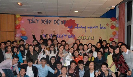 Tết năm nay như rộn ràng hơn với tiết mục múa lân của 4 chàng trai k