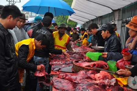 Thịt trâu chọi thua chỉ được bán với giá từ 800.0000 đồng đến hơn 1 triệu đồng/kg…
