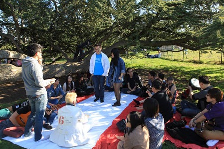 10 năm - một chặng đường của Hội SVVN tại Pháp - 1 Tham gia trò chơi trong buổi dã ngoại nhân dịp 8/3