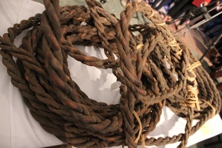 Những sợi dây được bện bằng da trâu dùng để thuần dưỡng và bắt voi.
