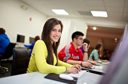 Học bổng lên tới 50% từ trường King College - 2 Năm 2013, hơn 95% học sinh của