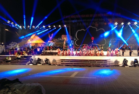 Ảnh buổi tổng duyệt lễ hội hoa Ban