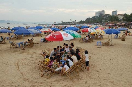 Uống nước tính tiền ghế ngồi, chụp ảnh tính tiền hậu cảnh - 1 Uống nước tính tiền ghế ngồi, chụp ảnh tính tiền hậu cảnh