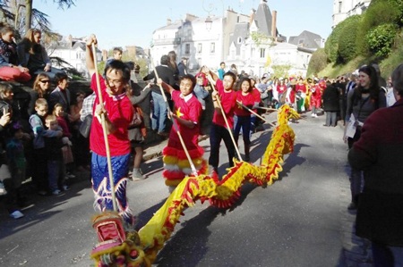 Du học sinh Việt hòa chung không khí Carnaval de Blois 2014