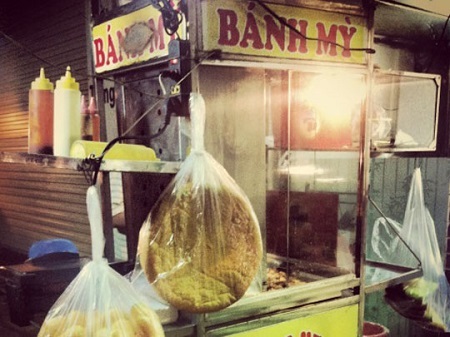 Hãy nếm thử tất cả những món phục vụ kèm với bánh mỳ