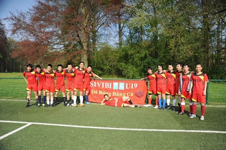 Bên lề chiến thắng 28-0 của U19 Việt Nam tại Bỉ - 1 Các cầu thủ SIVIBI được chọn lựa từ những DHS đang học tập, nghiên cứu tại Bỉ