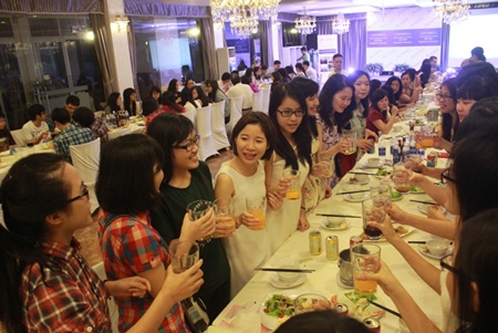 Các phụ huynh, học sinh và giáo viên của