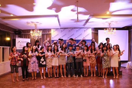 Các phụ huynh, học sinh và giáo viên của