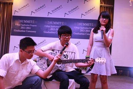 Các phụ huynh, học sinh và giáo viên của