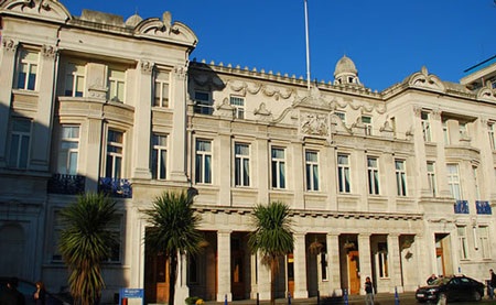 Học bổng thạc sỹ ĐH Queen Mary & Royal Holloway, Universities of London - 2 -