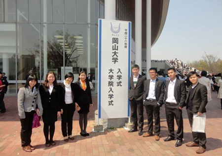 Chương trình đào tạo thạc sĩ Okayama- Huế tuyển sinh khóa 8 năm 2014 - 2 Học viên khóa 6 (2012-2015) tại Đại học Okayama