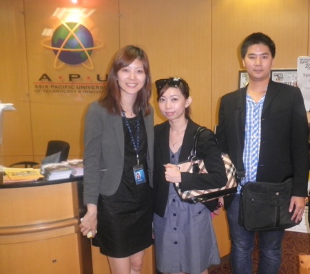 Du học Malaysia nhận bằng Anh Quốc cùng Đại học APU - 2 Ban giám đốc Hằng Lương và đại diện trường ĐH APU