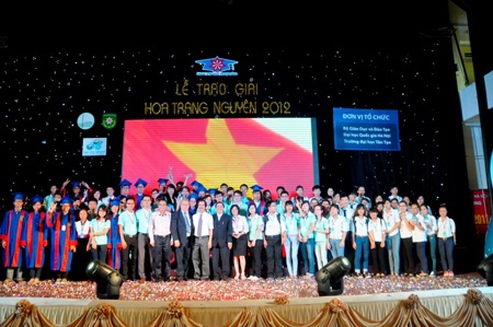 Hơn 8000 Hoa Trạng Nguyên lên tiếng vì chủ quyền dân tộc - 2 Bản tuyên bố tiếng Trung nhận được rất nhiều sự chia sẻ