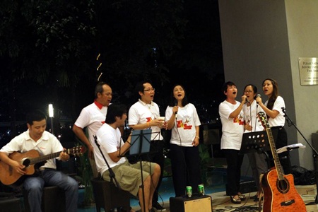 Say sưa hát những ca khúc về Tổ quốc