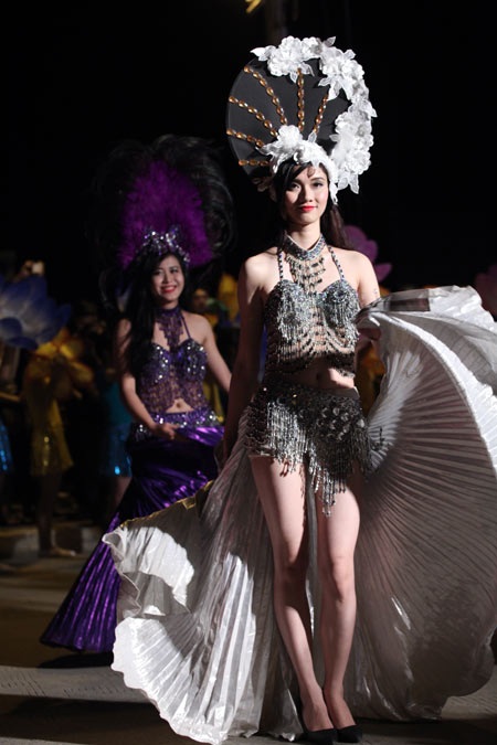 Màn trình diễn của các cô gái tại lễ hội luôn được chú ý nhất.