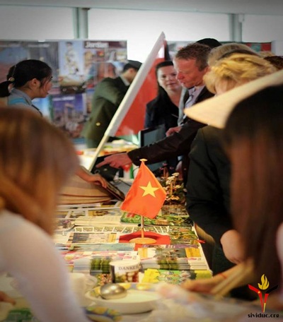 Văn hóa và biển đảo Việt Nam trong ngày hội Hamburg - 4 Đông đảo khách tham quan ghé thăm…