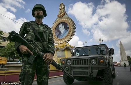 Thái Lan dỡ bỏ lệnh giới nghiêm để thúc đẩy du lịch