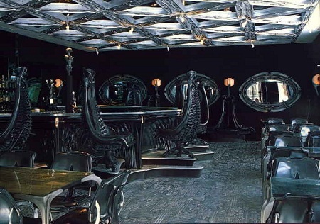 Quán bar “đáng sợ” nhất trên thế giới - 5 Một căn phòng trong quán bar