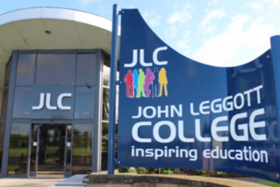 Học bổng A-level lên tới 100% học phí với các trường Phổ thông Vương Quốc Anh - 1 John Leggott College (JLC) là một trong những trường Trung học