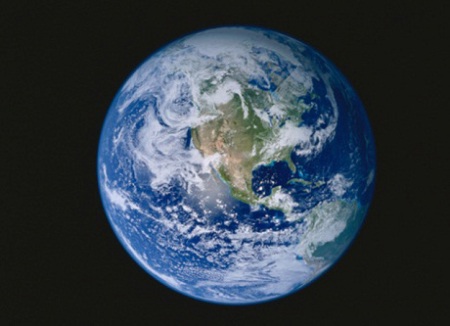 Nữ hoàng Anh là người sở hữu hợp pháp 1/6 bề mặt Trái đất.