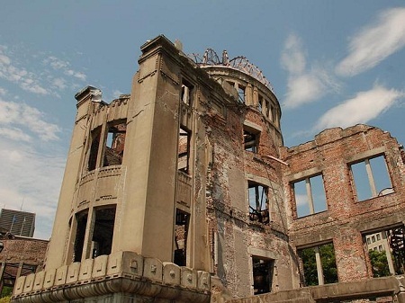 Hiroshima: Từ đống “đổ nát” tới thành phố du lịch - 7 Đồ dùng cá nhân của một trong số những nạn nhân