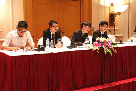 Hội thảo du học VietAbroader 2014: Chắp cánh ước mơ du học Mỹ - 2 Du học sinh Việt chia sẻ kinh nghiệm học tập và sinh sống tại Mỹ của mình.