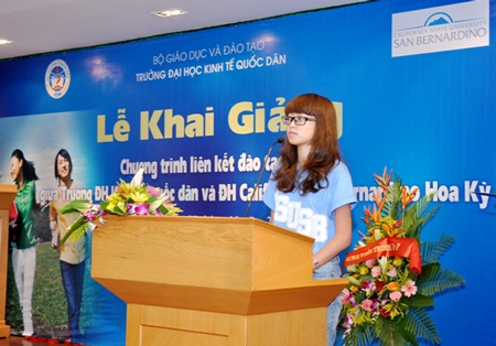 Giải pháp du học Mỹ hiệu quả - Chương trình đào tạo 2+2 tại đại học KTQD - 3 Sinh viên