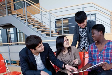 Hội thảo & Phỏng vấn học bổng A-level & Foundation trường Bellerbys College - 3 Học sinh mang theo bảng điểm photo năm gần nhất, chứng chỉ tiếng Anh và giấy khen (nếu có)