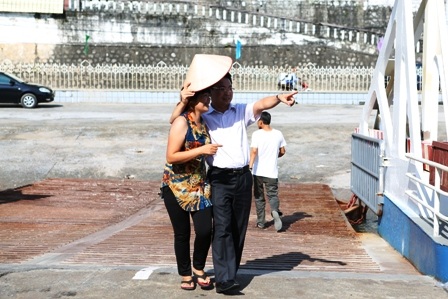 Nhiều hành khách được trở lại với những kỷ niệm gắn bó với phà Bãi Cháy