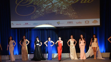 Cháy hết mình “Tài và Sắc” du học sinh Việt Nam tại Úc - 1 Các thí sinh dự thi “Miss University”