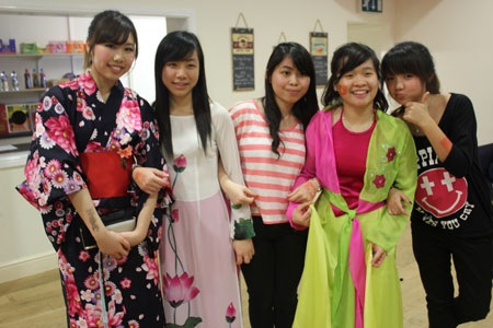 Học bổng 100% học phí trường nội trú Brooke House, Anh quốc - 3 Đăng ký học tại Brooke House College, học sinh có cơ hội dành được