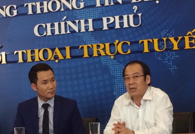 Đừng vội chê vắc xin tiêm chủng mở rộng! - 1 PGS.TS Trần Đắc Phu (áo trắng) trả lời tại buổi tọa đàm. Ảnh: H.Hải