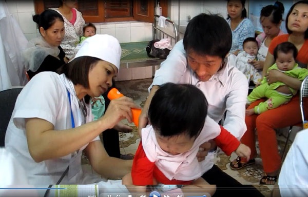 Tại các điểm tiêm chủng mở rộng ở các xã, phường sẽ triển khai 2 đợt tiêm trong 1 tháng. Ảnh: H.Hải