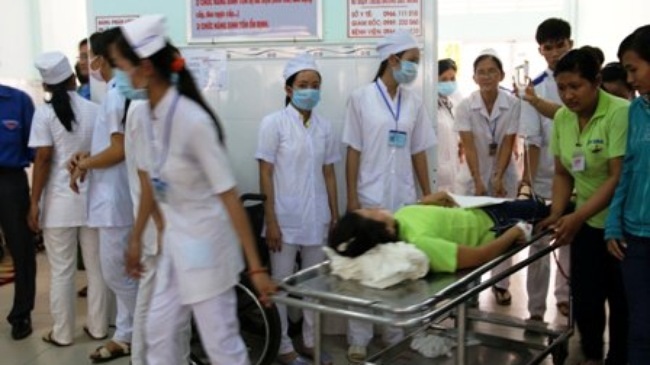 Hàng trăm công nhân ngộ độc thực phẩm do thức ăn nhiễm tụ cầu vàng - 1 Hàng trăm công nhân ngộ độc thực phẩm sau bữa ăn trưa tại TNHH CY Vina.