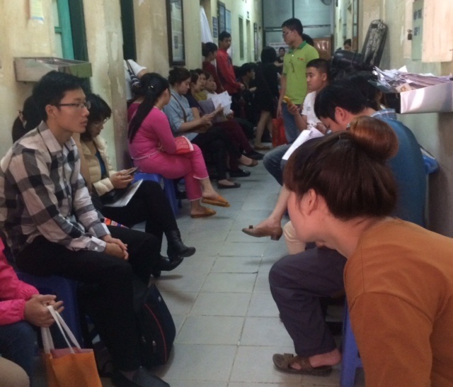 Bộ trưởng Y tế: Y tế cũng là 1 ngành cung cấp dịch vụ - 1 Thực trạng BV tại Việt Nam vẫn chưa được như mong muốn của người dân. Ảnh: Bệnh nhân