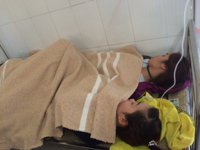 Hà Nội: Lại ngộ độc thực phẩm, hàng trăm công nhân nhập viện