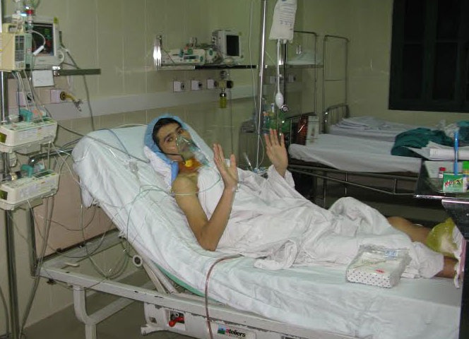 Quả tim mới cho thanh niên nằm phòng hồi sức tích cực suốt 3 tháng - 1 Bệnh nhân N.H.Đ tỉnh táo sau 2 ngày được ghép tim từ nguồn tạng là người cho chết não.