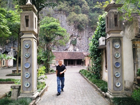 Thăm nhà "chị Dậu" ở... Ninh Bình - 9 Mỗi ngày làng Việt cổ đón hàng trăm du khách đến tham quan, nghỉ dưỡng