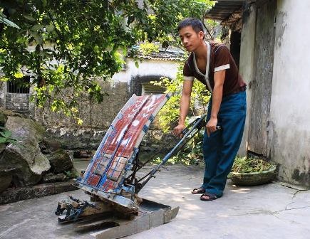 Chàng trai trẻ chế tạo ra máy cấy... không động cơ - 2 Chiếc máy cấy không động cơ made Nguyễn Xuân Cường có tính ưu Việt rất cao