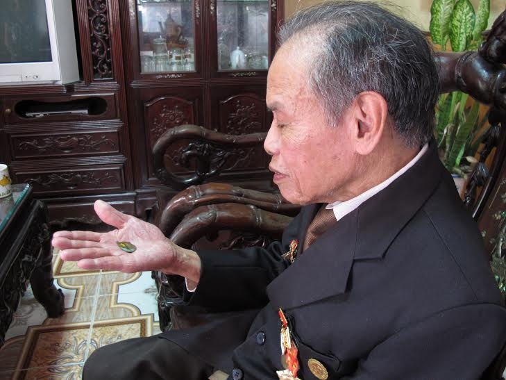 Ông giáo làng Bùi Văn Hướng có gần 40 năm tham gia nghề dậy học