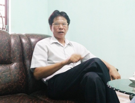 Vụ dân tố cán bộ xã vòi tiền bôi trơn: Chủ tịch xã thóa mạ, yêu cầu phóng viên bỏ nghề - 1 Ông Lê Xuân Bảy - Chủ tịch UBND xã Mỹ Lộc.