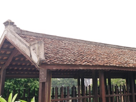 Độc đáo cây cầu ngói hơn 100 năm tuổi ở Ninh Bình - 3 Nguyên liệu làm cầu chủ yếu là gỗ và ngói