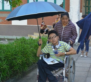 Ước mơ của nam sinh liệt nửa người là trở thành một kỹ sư Công nghệ thông tin