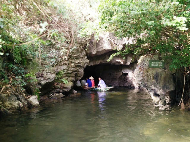 Núi cao, hang động làm nên vẻ đẹp kỳ vĩ của Danh thắng Tràng An