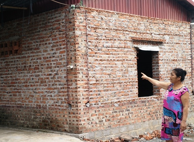 Ninh Bình: Nhiều hộ dân vừa sống vừa nơm nớp lo nhà sập - 6 Nhà nứt khiến hộ gia đình ông Luyện vừa sống vừa lo sợ nhà bị đổ sập