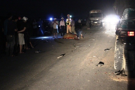 Hiện trường vụ tai nạn giao thông nghiêm trọng