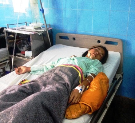 Bom bi phát nổ, một bé gái bị thương nặng